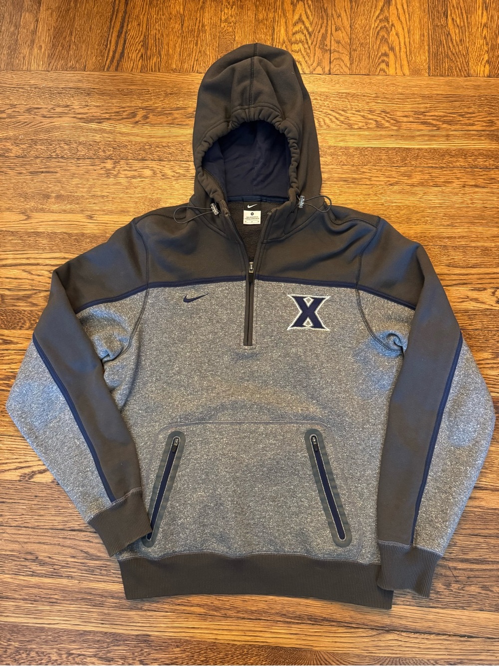 XAVIER UNIVERSITY MUSKETEERS Nike Gray & Charcoal Quarter‑Zip Hoodie with X Logo